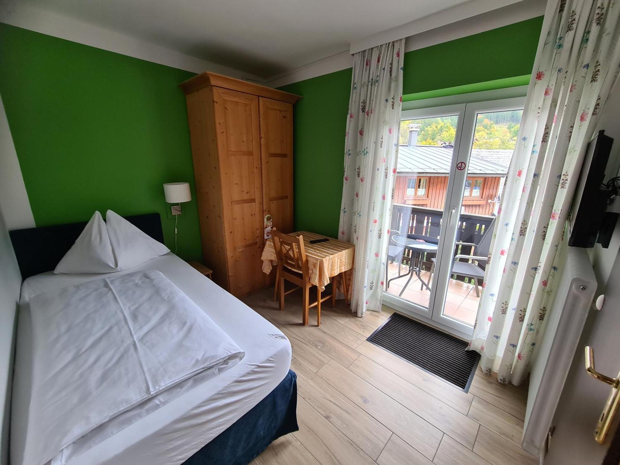 B&B Hallstatt Lake Obertraun Self Check In Bilik gambar