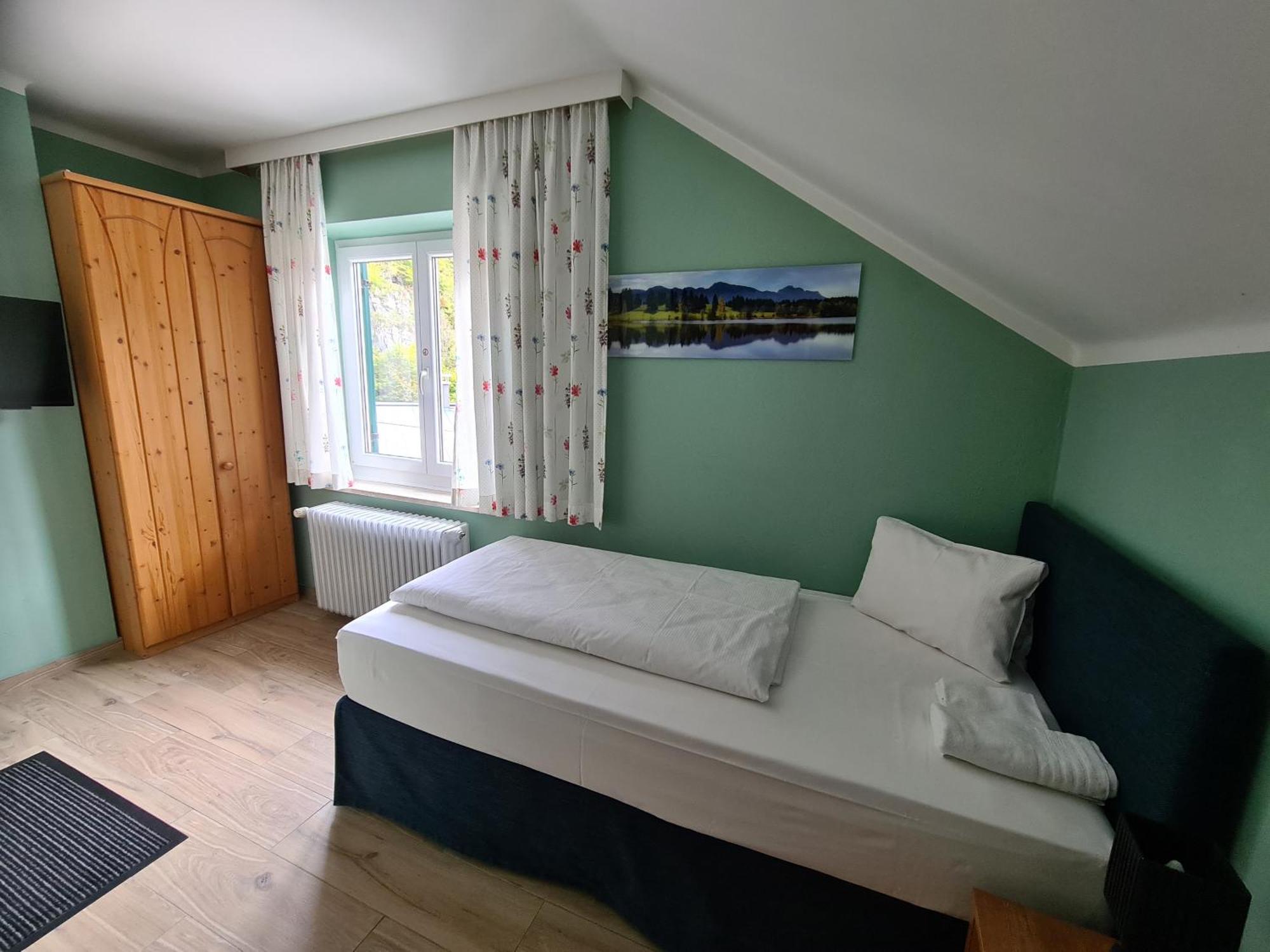 B&B Hallstatt Lake Obertraun Self Check In Bilik gambar